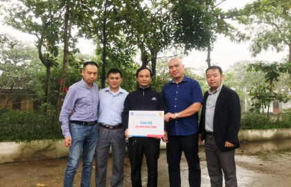Đoàn công tác PVChem trao quà hỗ trợ miền Trung bị ảnh hưởng bão lũ